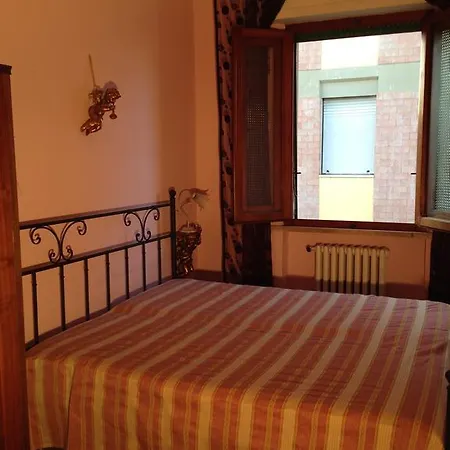 Stanza Bellaria * Pontedera
